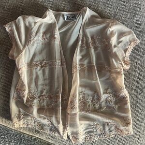 Cute vintage cream cardigan, simple yet cute. #vintage